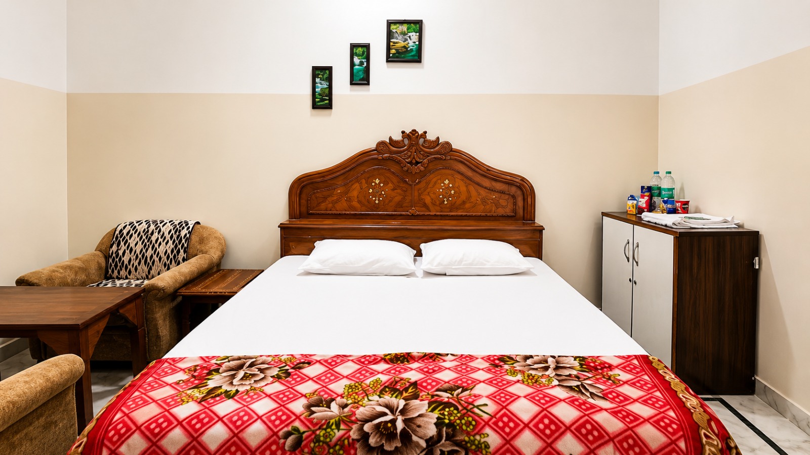 Modern Luxury Hotel Room in Meerut